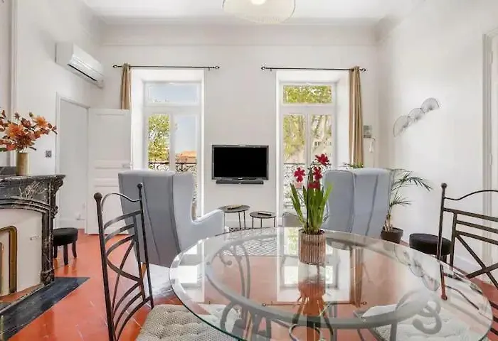 Appartement Avec Balcon, Bord Du Canal, Wifi.