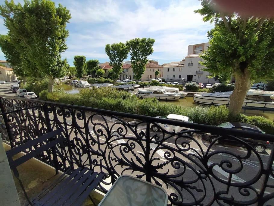 Avec Balcon, Bord Du Canal, Wifi.